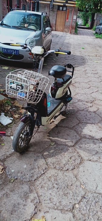 家用电动车，电瓶好，便宜处理。