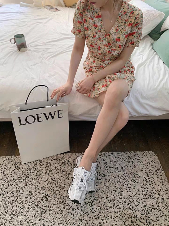 are U shop碎花裙，花色显白