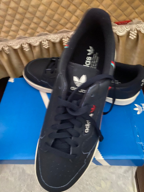 9.9新  AD三叶草板鞋