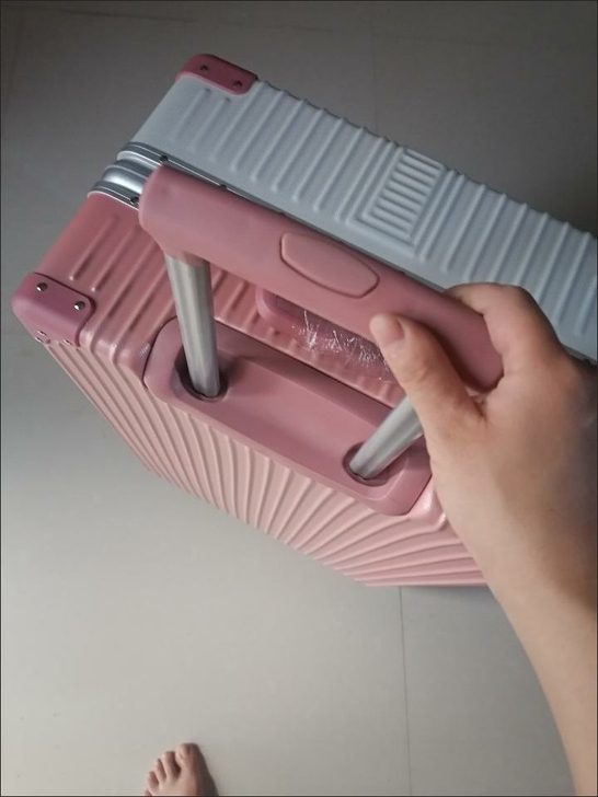 【特价清仓】超大容量万向轮旅行箱铝框拉杆箱...