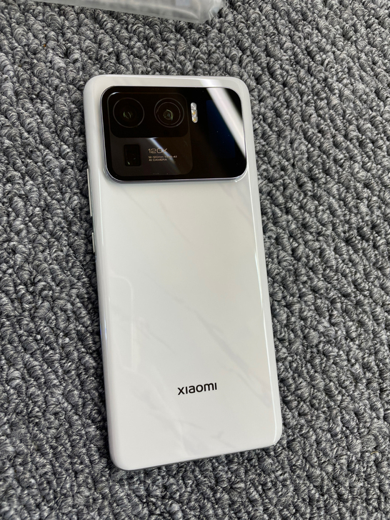 小米11Ultra ，大理石纹特别版。12...
