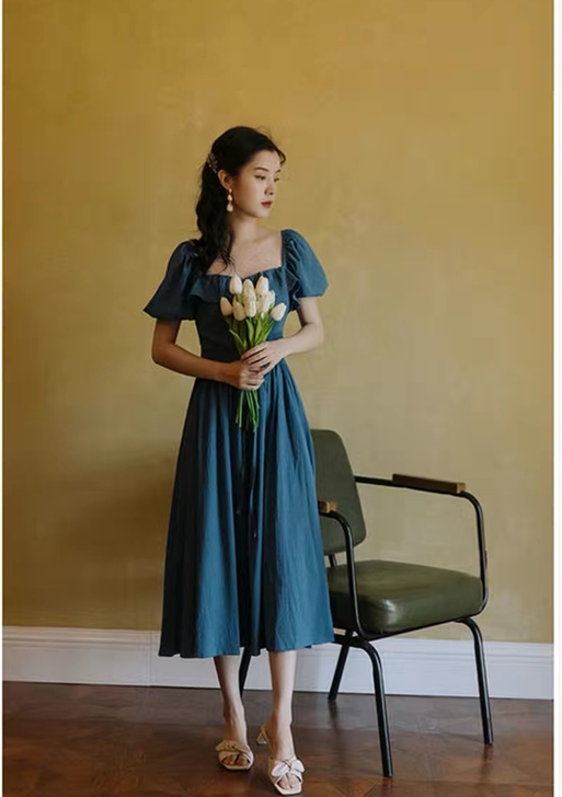 夏季法式设计感小众复古一字方领甜美连衣裙泡...