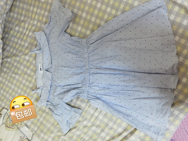 爱衣服一字肩连衣裙购于实体店,可爱又清新,...