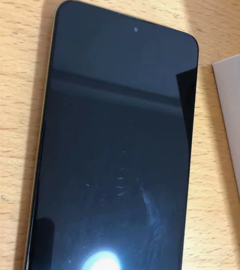 红米k50 12+256g，p1为屏幕划痕...