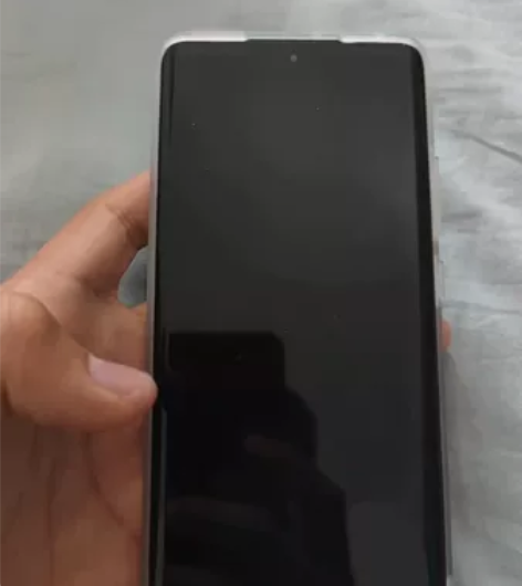 99新 小米12 8+256 屏幕轻微划痕...
