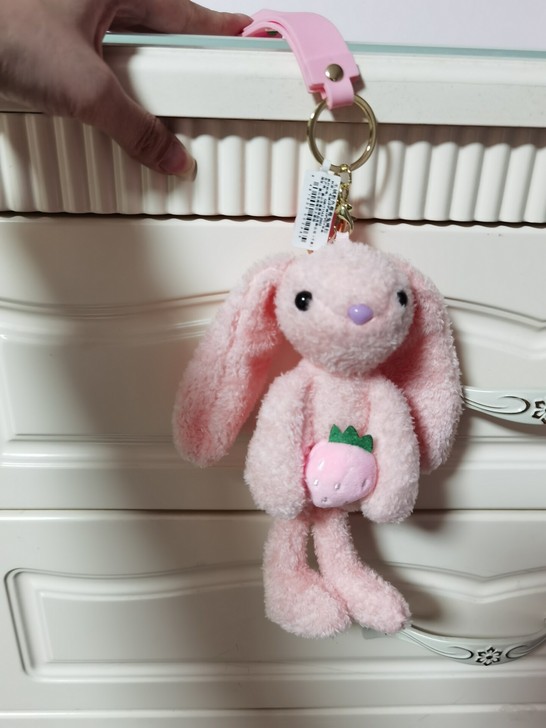毛绒粉色草莓兔钥匙扣 绳扣 包包挂件 兔子...