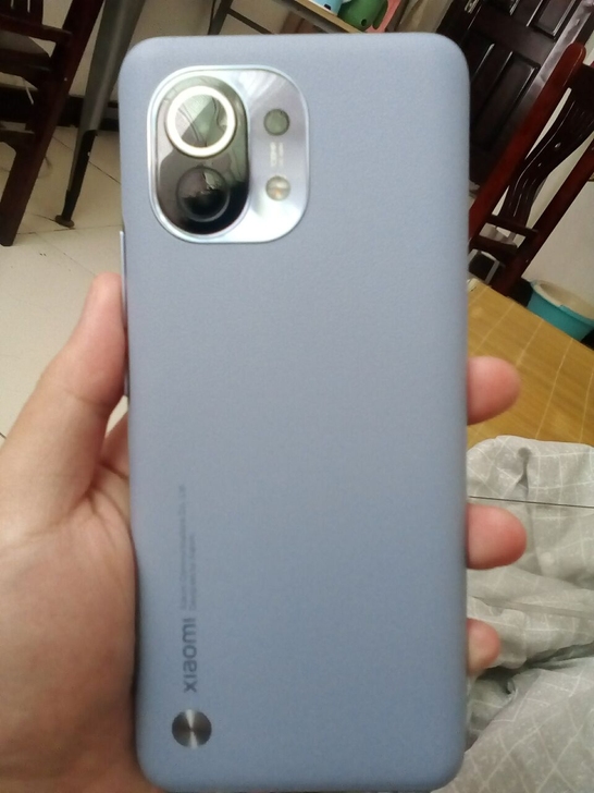 小米11 8+256 盒子有 充电器也有 ...