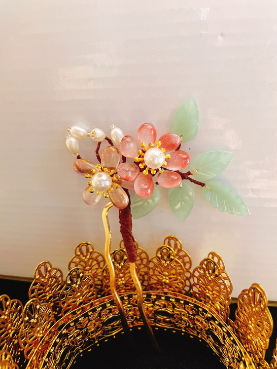 实体店掌柜着急清库存，换钱买凤冠材料