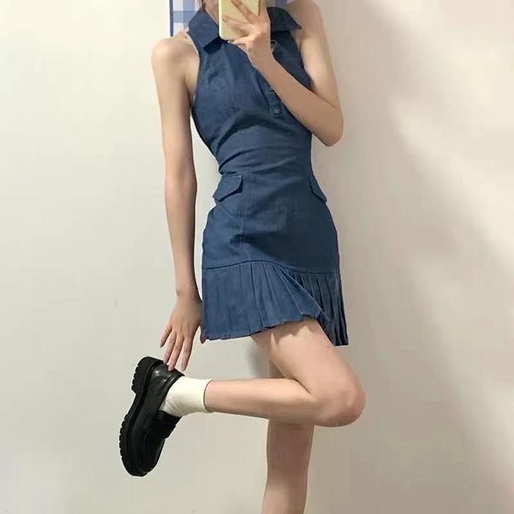 2021年新款夏季复古V领辣妹欧美露背百褶...