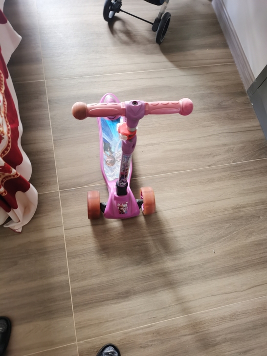 儿童滑板车,无损坏,使用半年