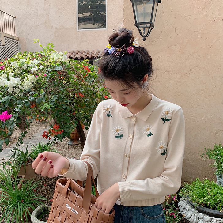 范智乔  请锁住这件少女感 复古翻领雏菊开衫