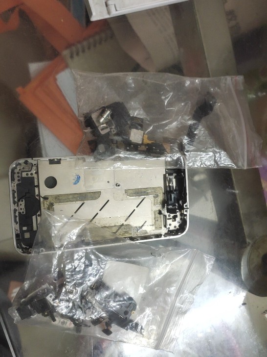 iPhone4和4s配件,有好有坏,不接刀