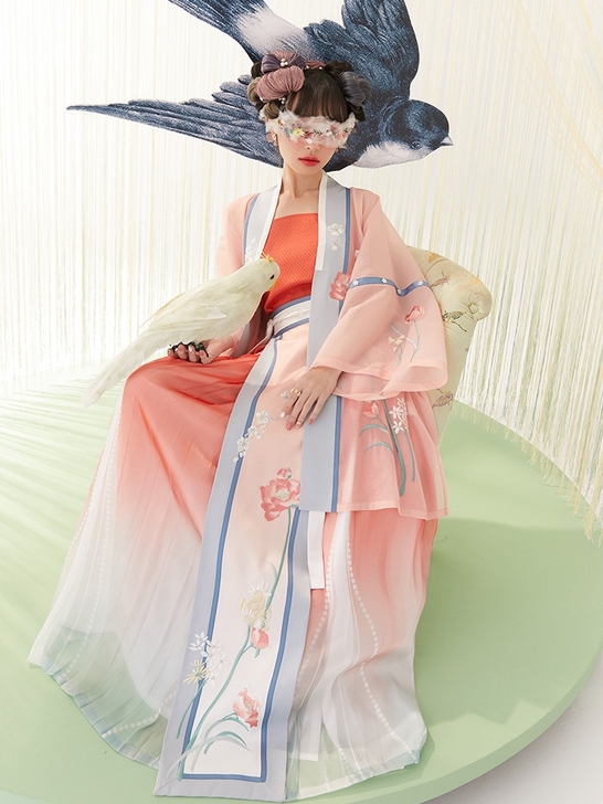 十三余小豆蔻儿[胭脂香染]刺绣对襟衫吊带百...