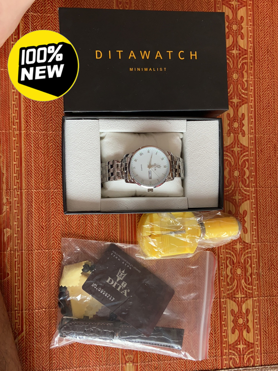 买的手表一次没用，全新。手表上的保护膜都在...