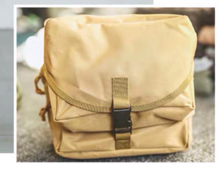 沙色日系复古美式纯色斜跨工装包多口袋帆布包