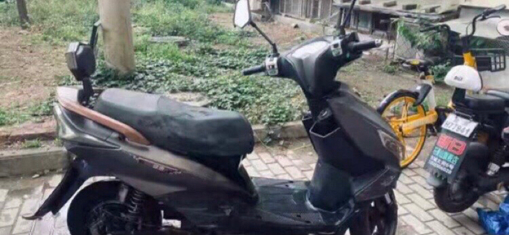 绿源电动车72V20A