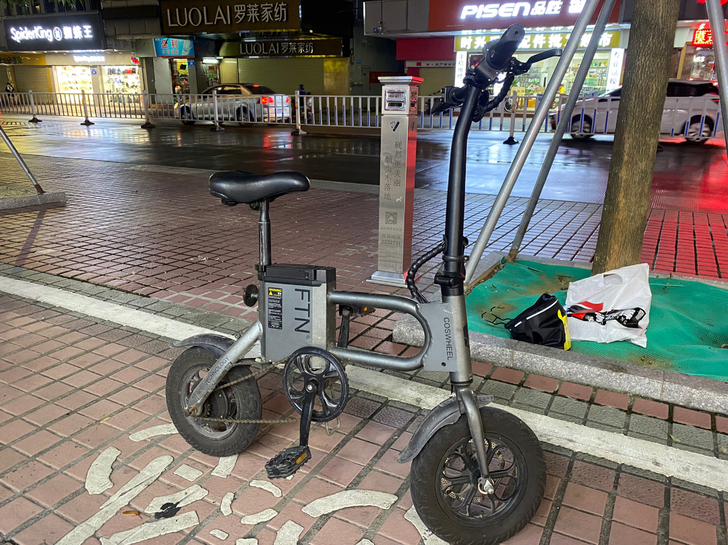 闲置电动折叠自行车,边开边卖、本来想买给老...