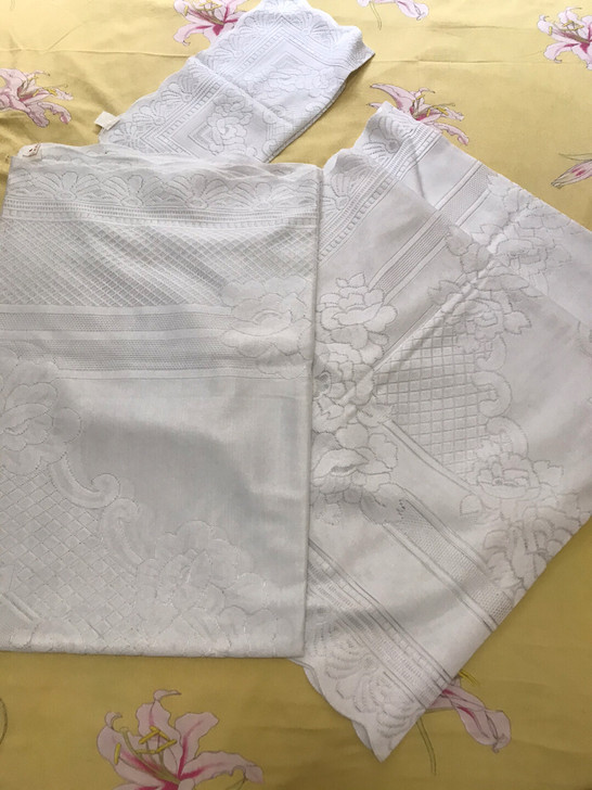 全新经编传统茶几、餐桌、梳妆台、沙发垫等压...