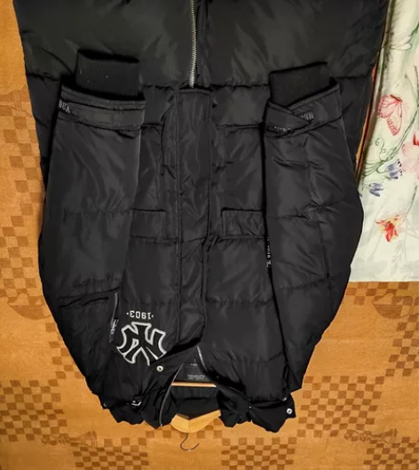 男羽绒服，黑色，经典款，厚实暖和，带毛领可...