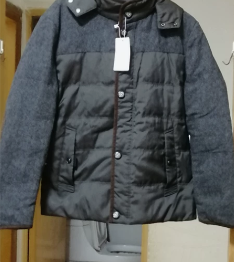 男士羽绒外套，九九新。L码， 感兴趣的话点...