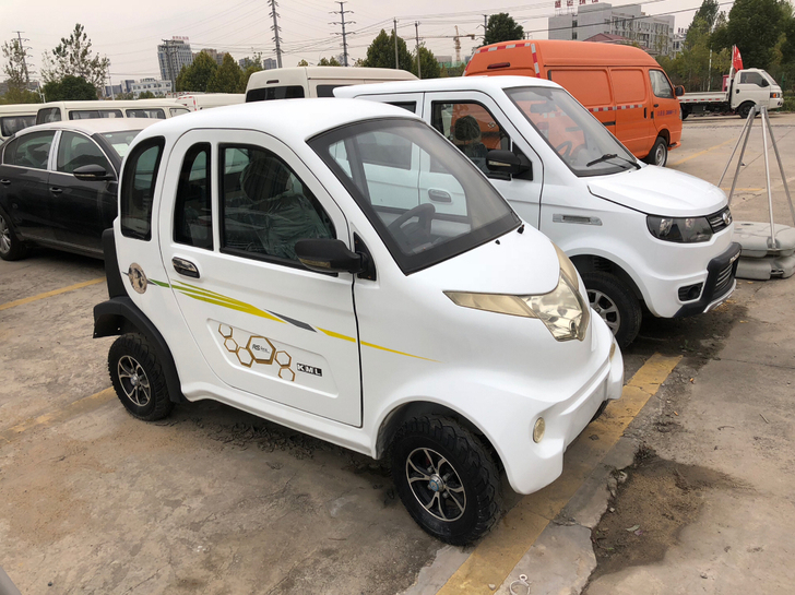 凯玛利四轮三座电动代步车，双开门，九五成新...