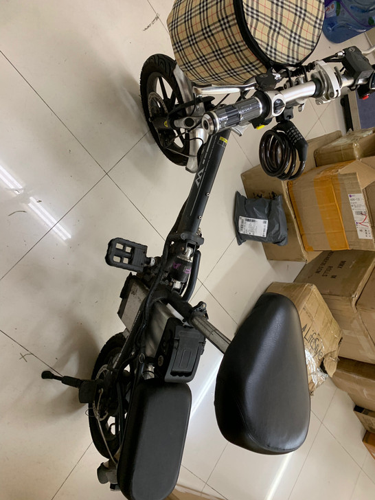 愉途折叠电动自行车 48v12A 新买来充...