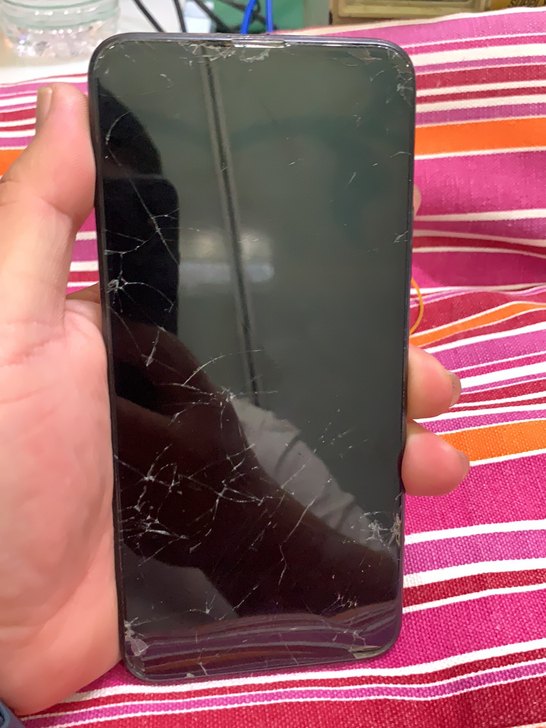 华为畅享10plus 6+128屏幕碎了不...