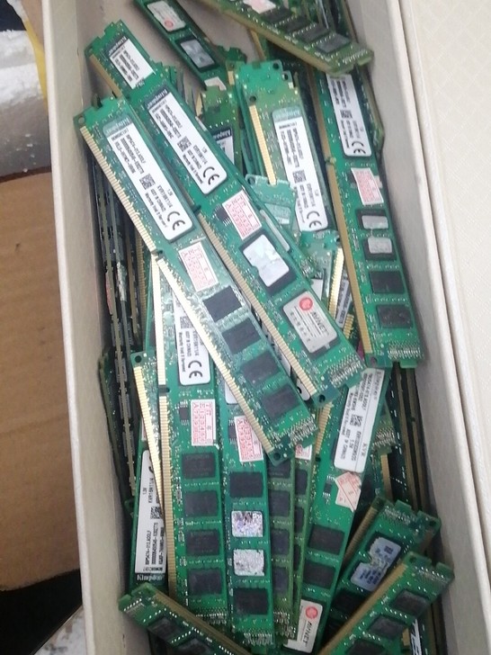 金士顿3代4G DDR3 坏内存条水条假条...