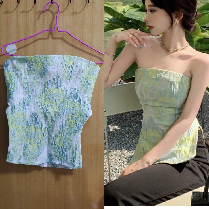 两件包邮，当季购入，衣服太多穿不过来，只能...