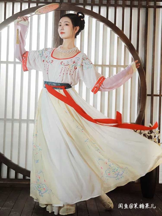 柒邑 汉服  坦领齐腰三件套