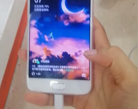 oppor11s全新的，送手机壳，充电线6...