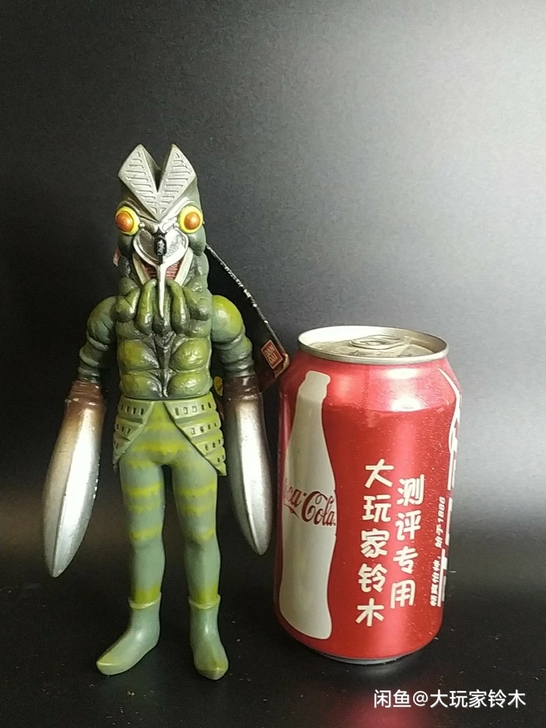 巴尔坦星人带卡怪兽万代日版奥特曼软胶火花扭...