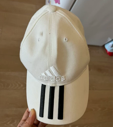 阿迪达斯棒球帽鸭舌帽 感兴趣的话点“我想要...