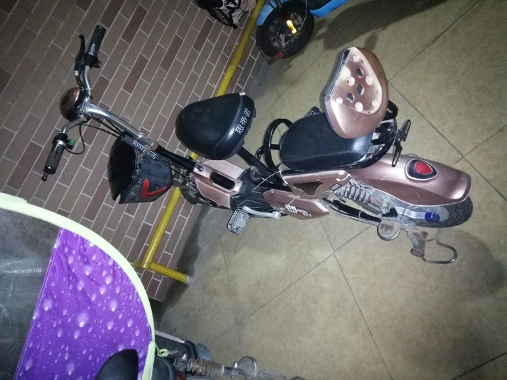 思帝诺电动车，新换电池12ah锂电，可取出...