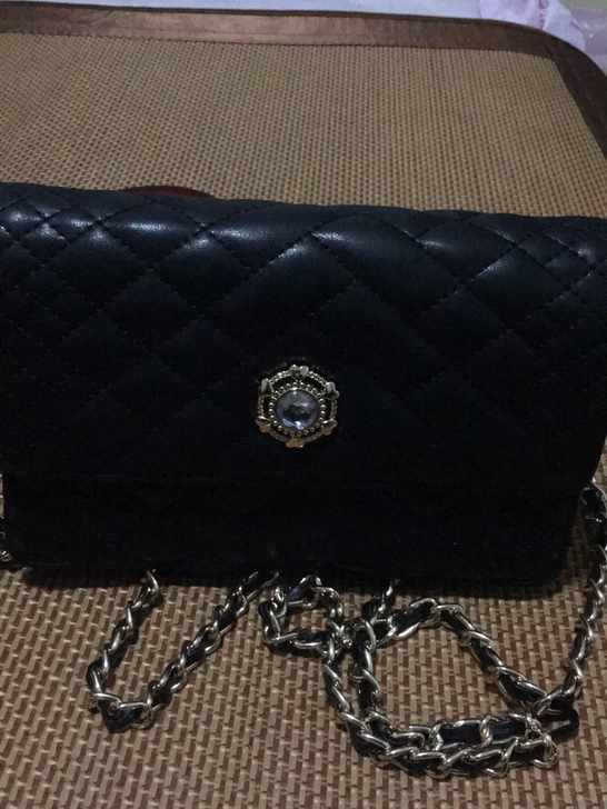 牛皮菱格链条包、长20、高13，刚拆封