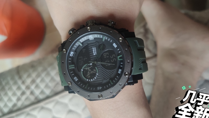 质感非常好的手表。全新！