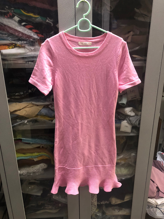 高品质粉色针织连衣裙 均码 一般身材可以穿...