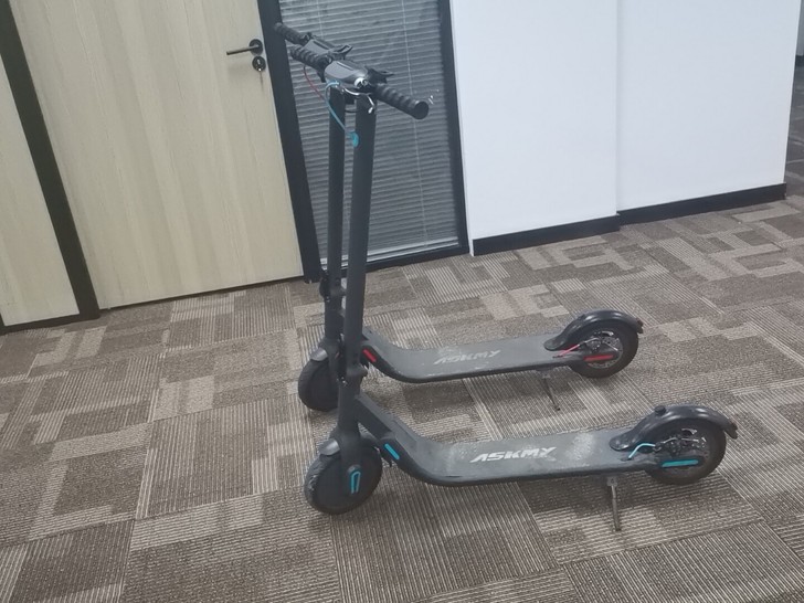 因为公司搬迁后住的地方跟公司就100米，不...