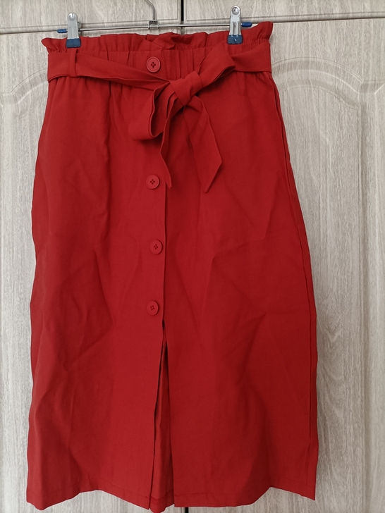 全新,面料舒服,下垂半身长裙