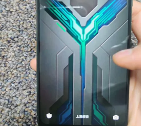 黑鲨2Pro，12GB+128GB，送快充...