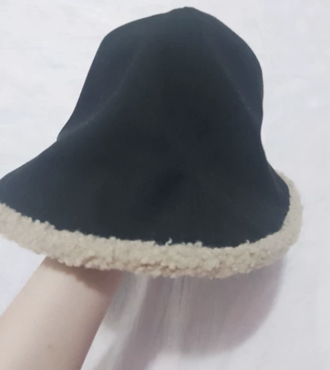 渔夫帽羊羔绒黑色，全新，吊牌还在，便宜出，...