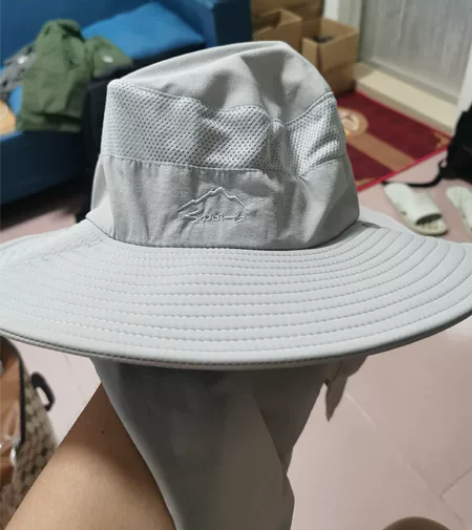 宿舍搬迁，出闲置物品，登山渔夫帽，均码 两...