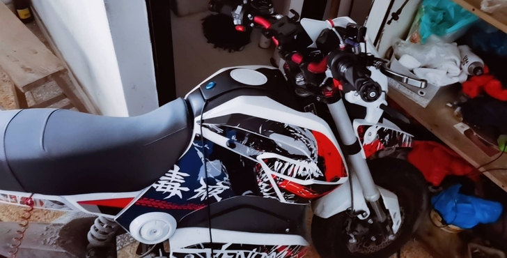 新旧程度 9新转手原因 买了九号机器人所以...