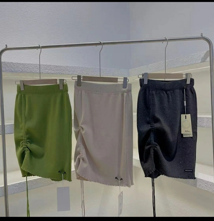 全新针织抽绳半身裙