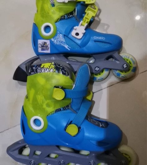 迪卡侬儿童轮滑鞋 旱冰鞋 落地不超过5次 ...