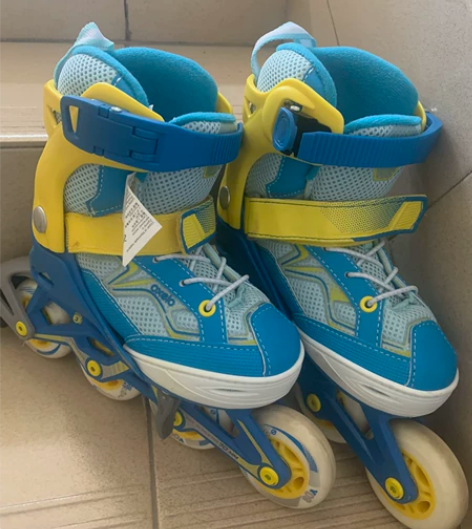 迪卡侬儿童小童极限运动轮滑鞋直排轮29-3...