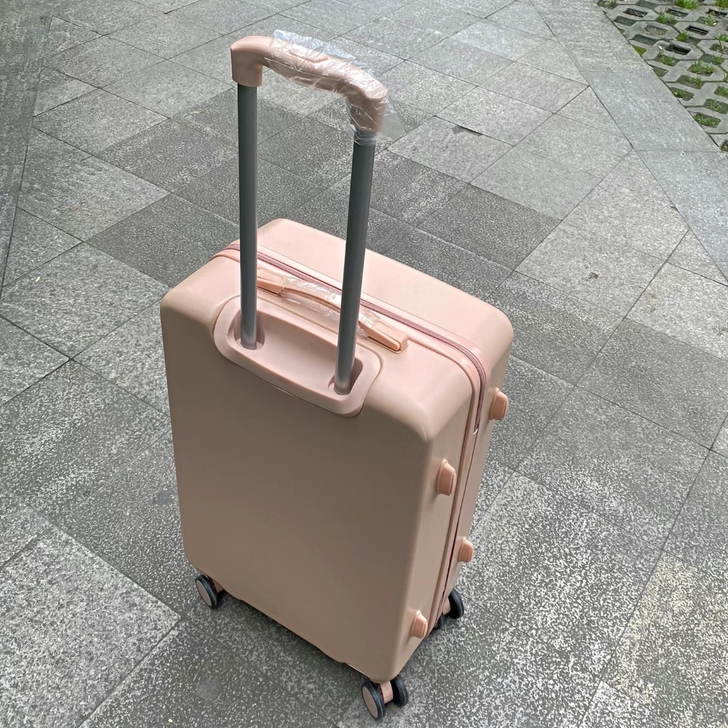 低价处理原价三百多行李箱一批，准备亏本处理...