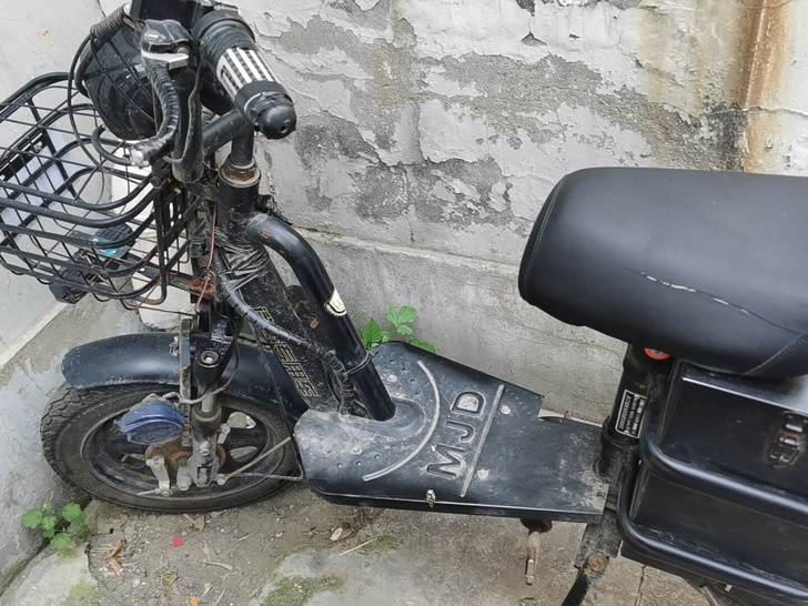 转手原因 自己换摩托了  出售一台外卖电动...
