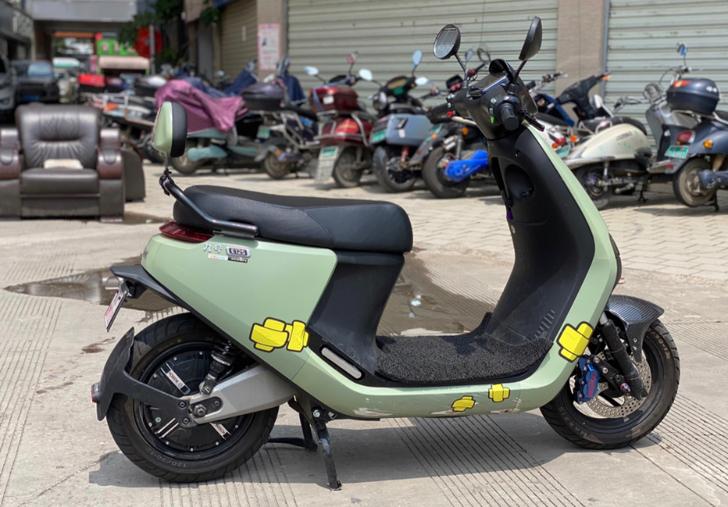 九号e125 双电 温柔行驶6400公里，...