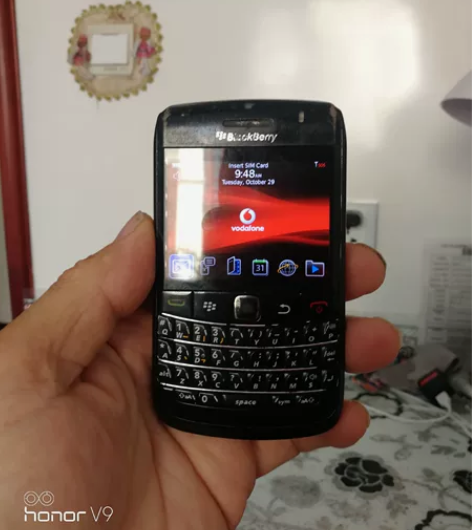 黑莓手机9780，外文沃达丰版，外观真机拍...